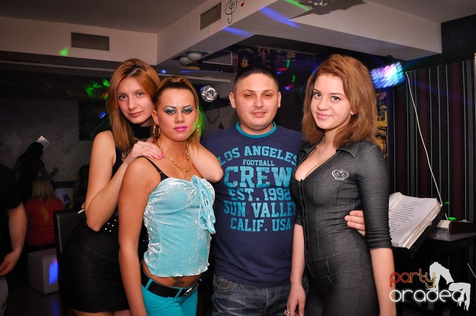 Distracţie maximă în Club Dizalya, 