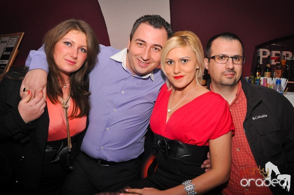 Extravaganza Night Party în Club Atti's, 