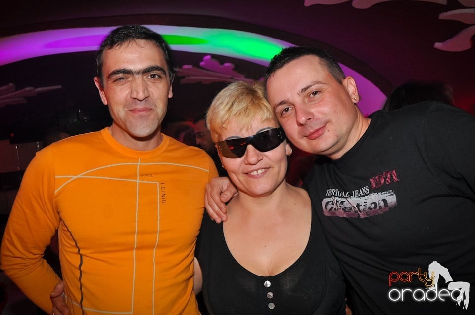 Extravaganza Night Party în Club Atti's, 