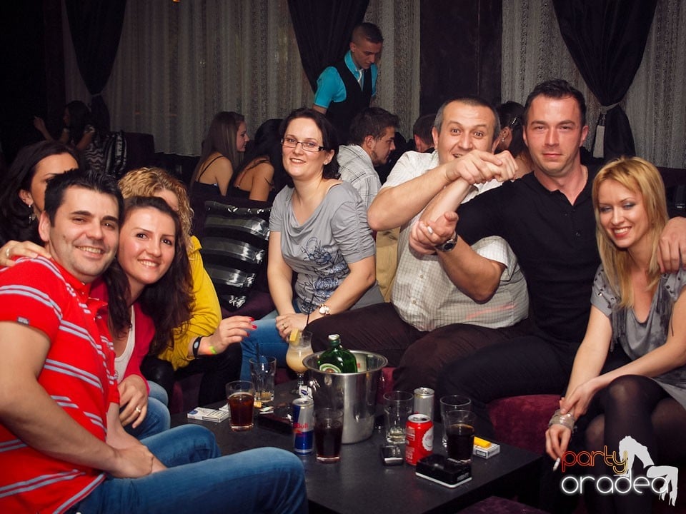 Friday Night Session #2 în The One, 