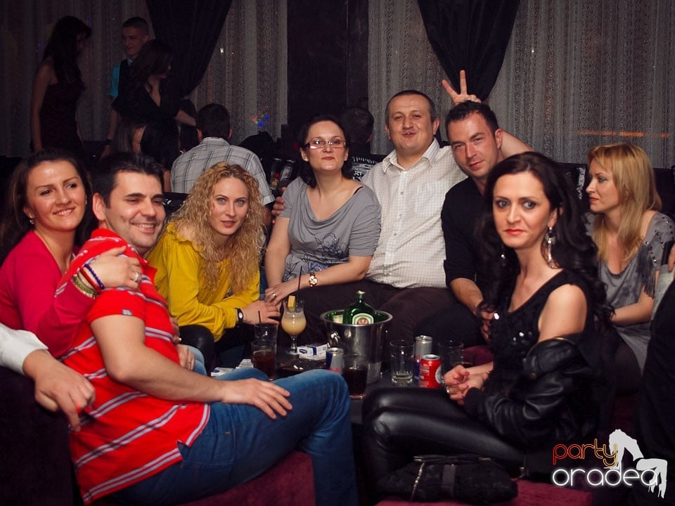 Friday Night Session #2 în The One, 