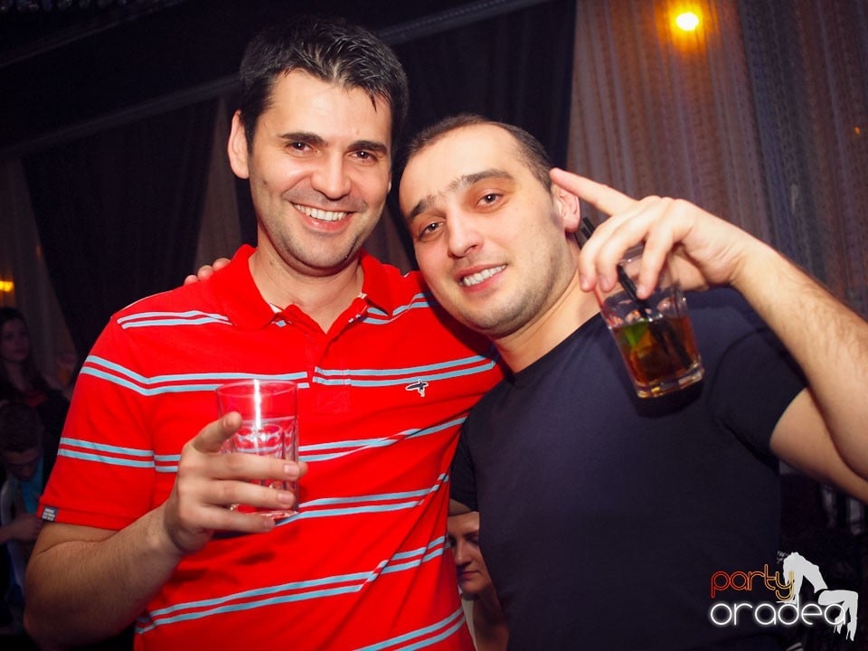 Friday Night Session #2 în The One, 