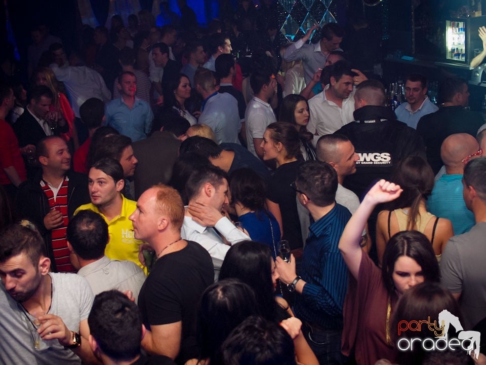 Friday Night Session #2 în The One, 