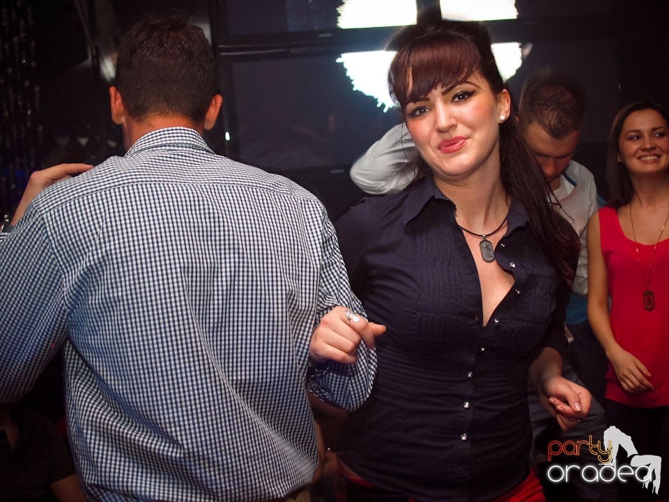 Friday Night Session #2 în The One, 