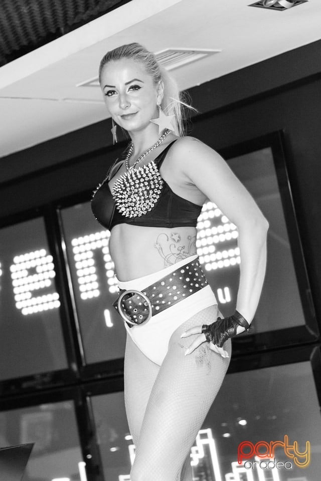 GoGo Dancer Show, 