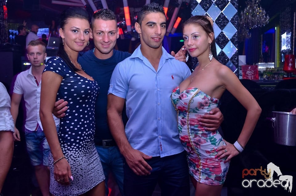 Grand VIP Party în The One Café & Club, 