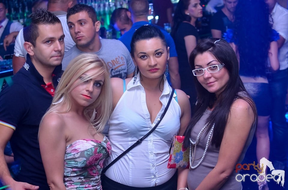 Grand VIP Party în The One Café & Club, 