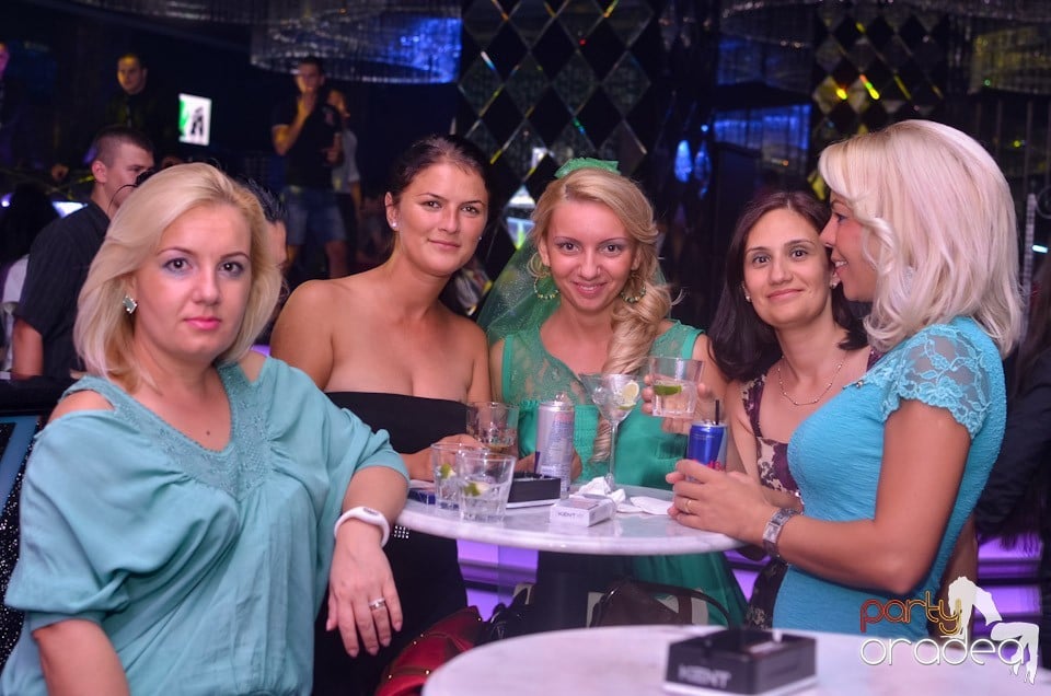 Grand VIP Party în The One Café & Club, 