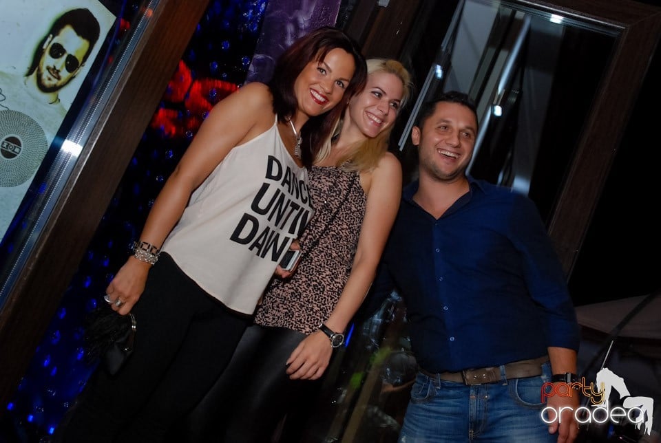 Grand VIP Party în The One Café & Club, 