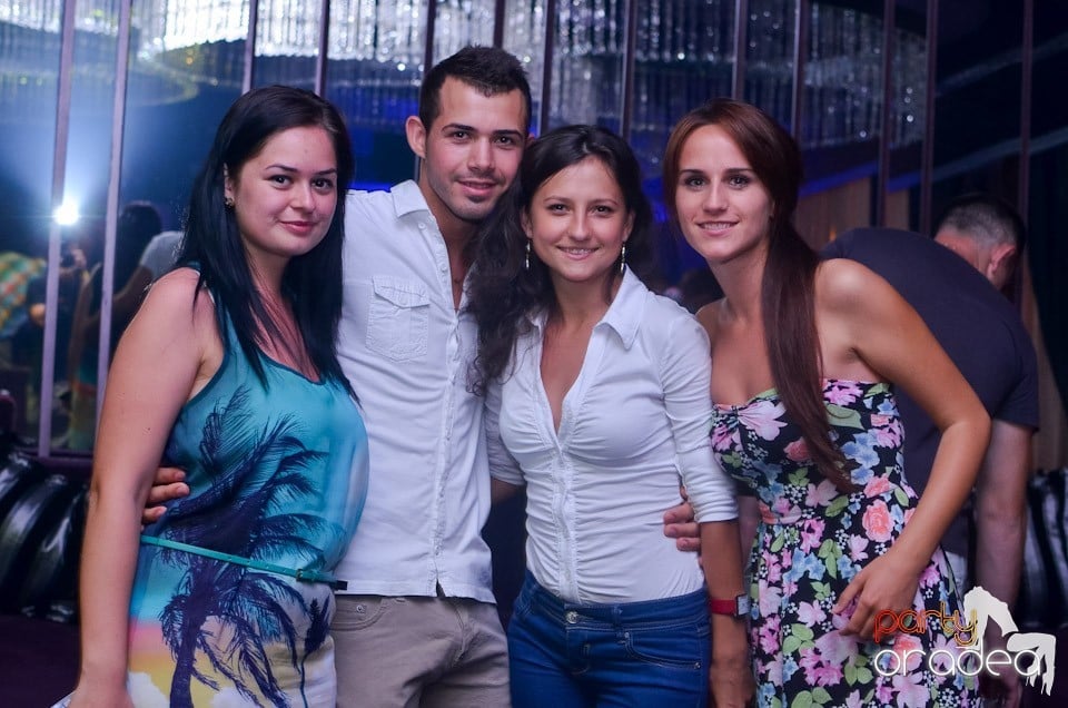 Grand VIP Party în The One Café & Club, 