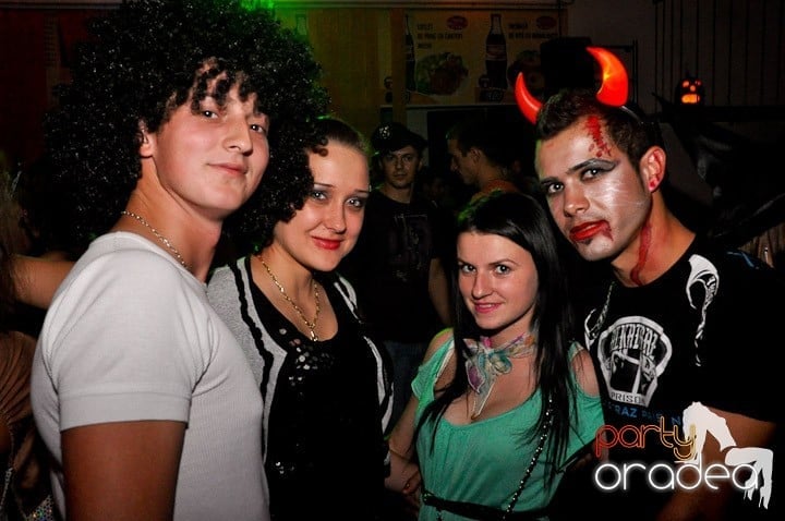 Halloween Party, Student's Place