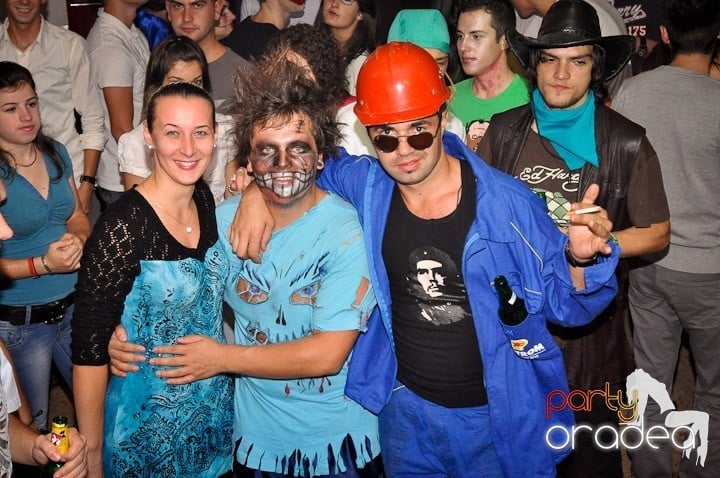 Halloween Party, Student's Place