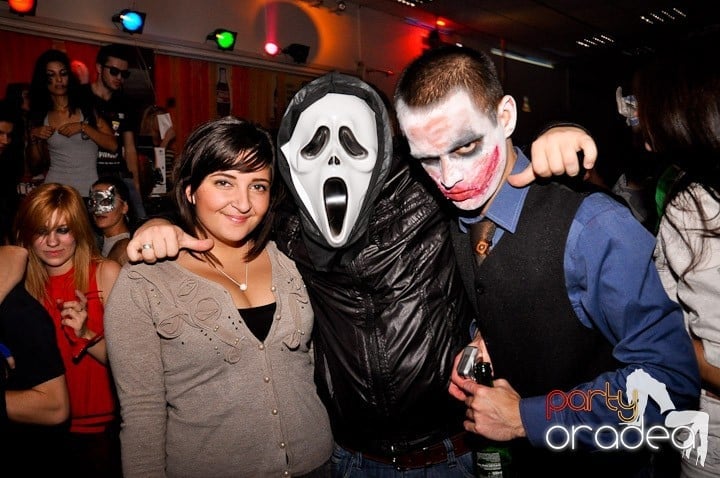 Halloween Party, Student's Place