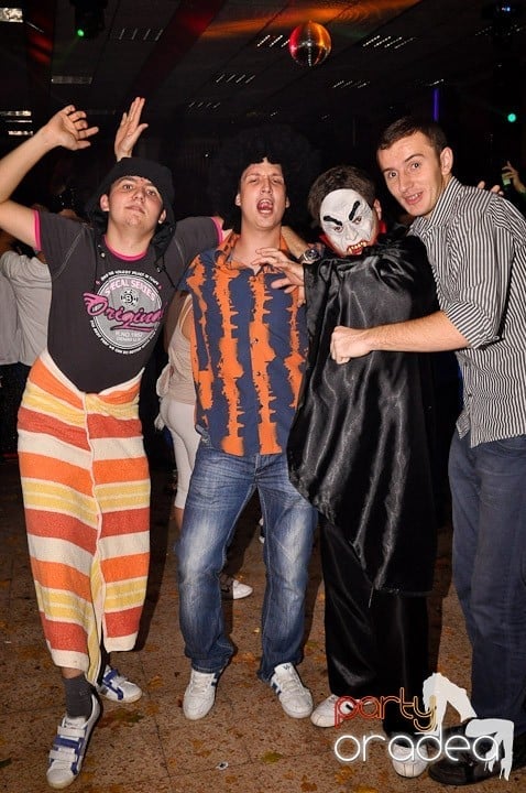 Halloween Party, Student's Place