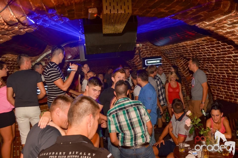 Hot Promo Night în Club Escape, 