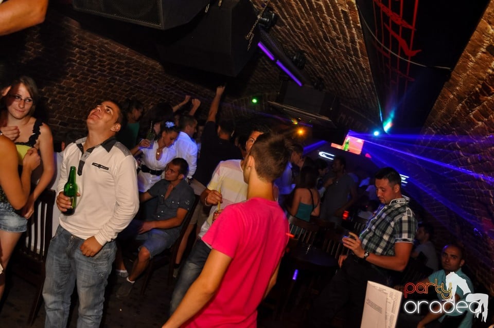 Hypnotheque Party cu Dr Nosta în Escape, 