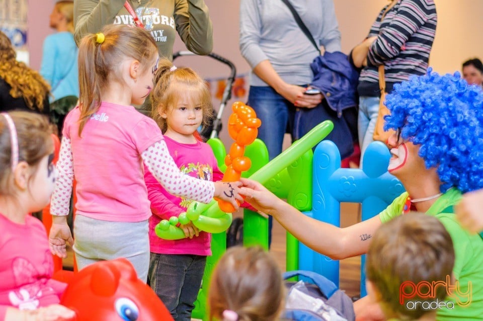 Joc şi voie bună la Oradea Shopping City, 