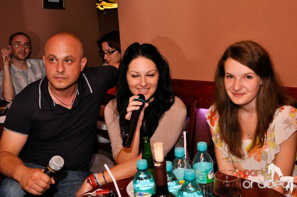 Karaoke Party în Chanson Café, 