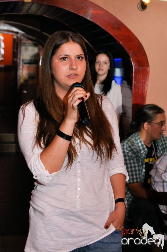 Karaoke Party în Chanson Café, 