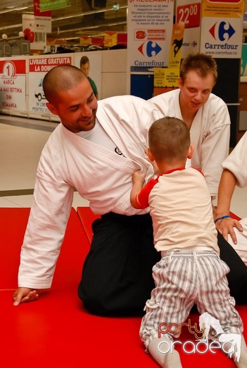 Lecţie de Aikido în Era Shopping Park, Era Shopping Park