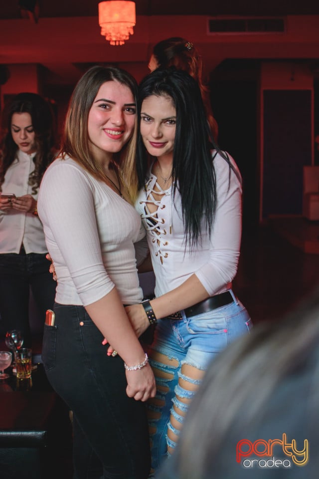 Petrecere în Club life, 