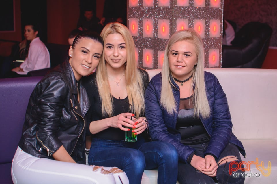 Petrecere în Club life, 