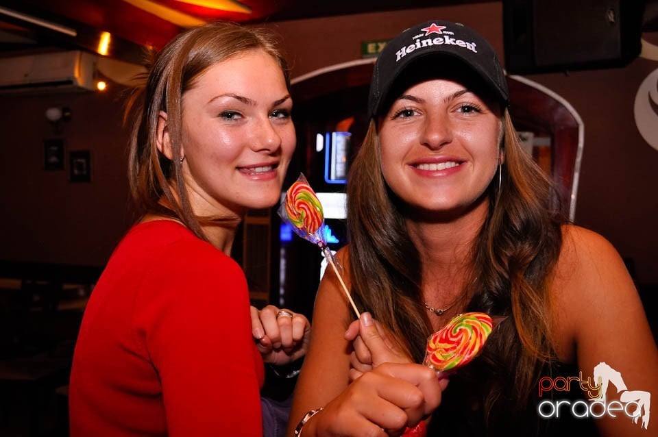 Lollipop Party în Chanson Café, 