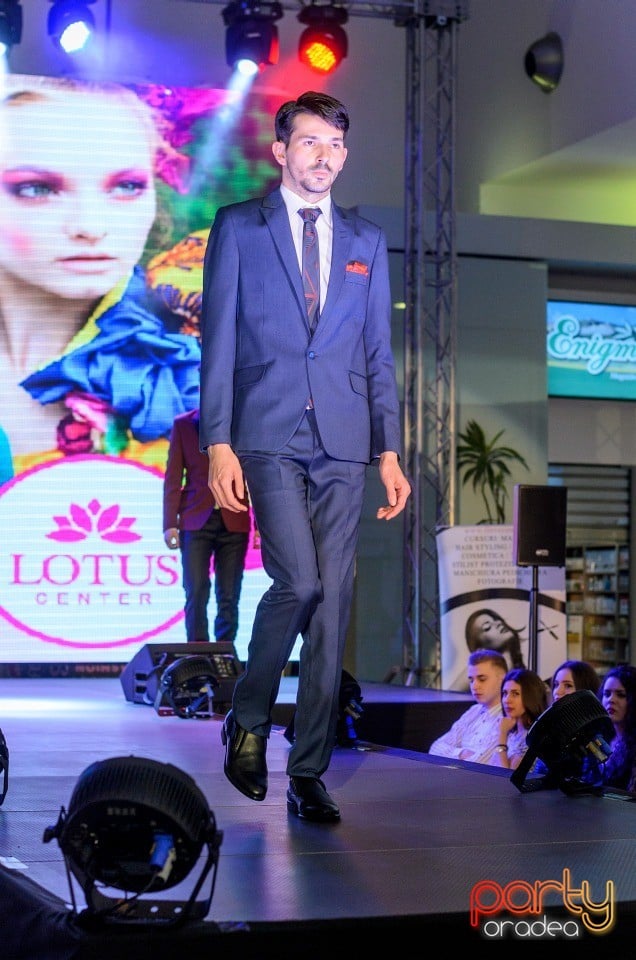 Lotus Spring Fashion Show, Lotus Center