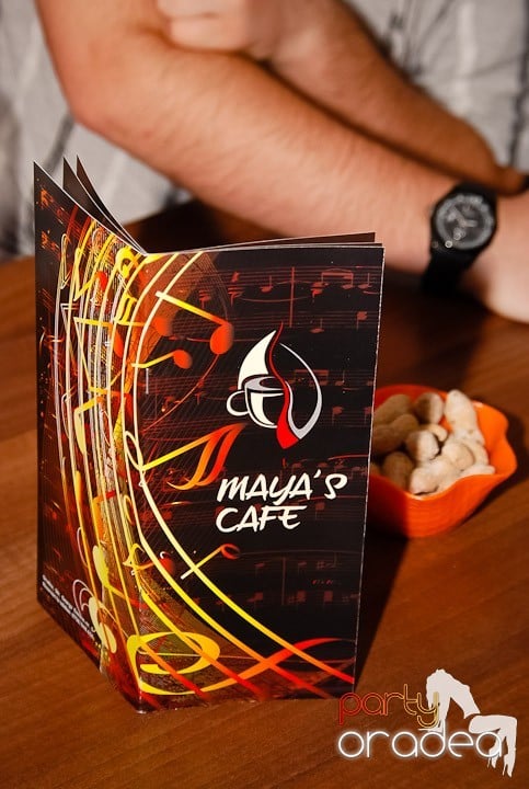 Marea deschidere Maya's Cafe, Maya's Cafe