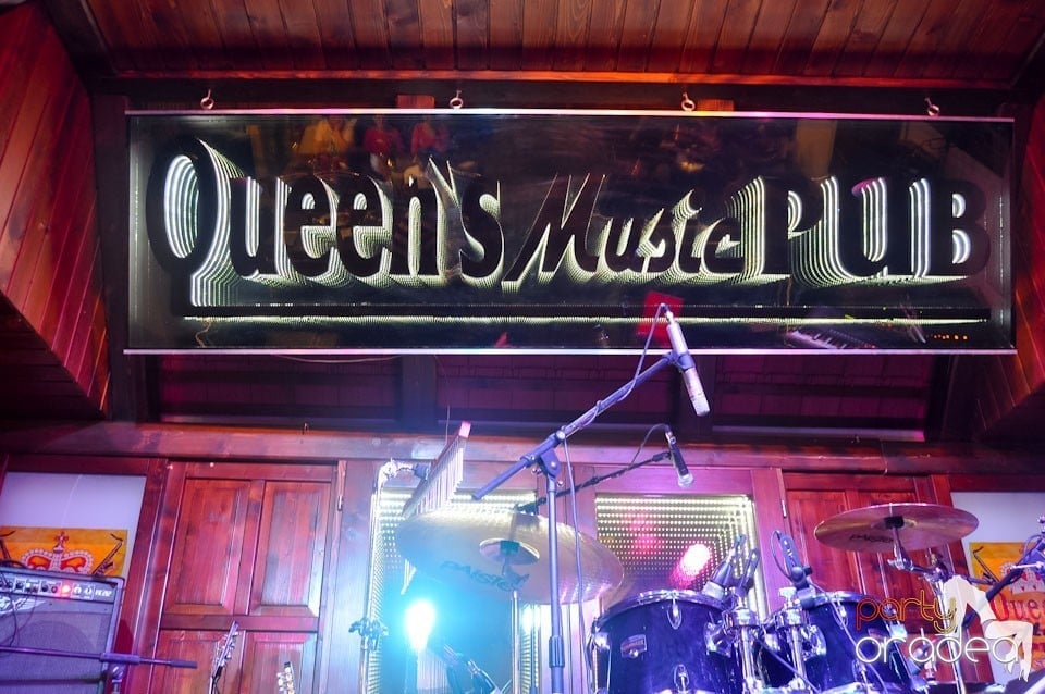 Mike Godoroja & Blue Spirit în Queen's, Queen's Music Pub