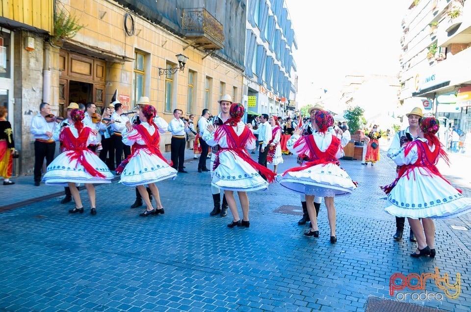 Paradă populară, Oradea