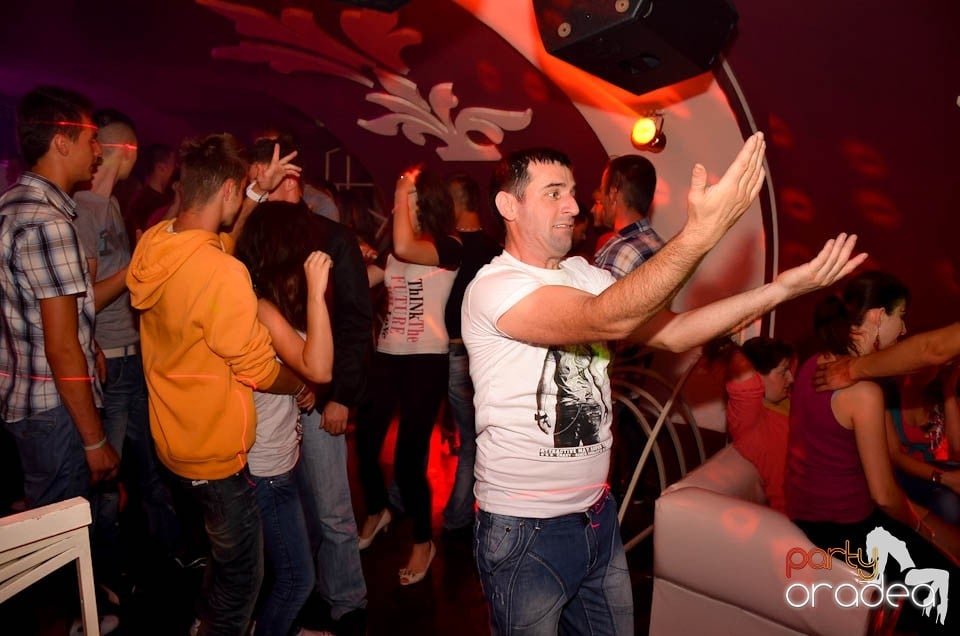 Party cu DJ Mendez în Club Atti's, 