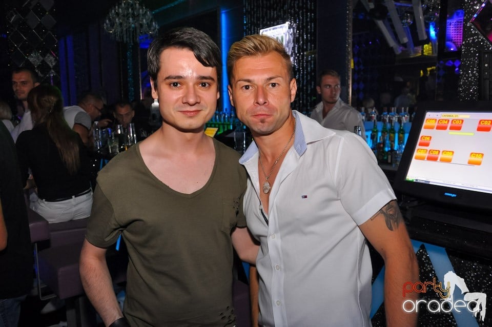 Party cu DJ Negru în The One, 