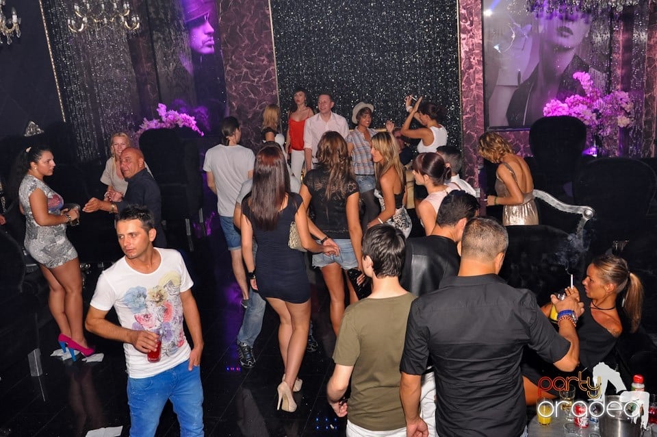 Party cu DJ Negru în The One, 