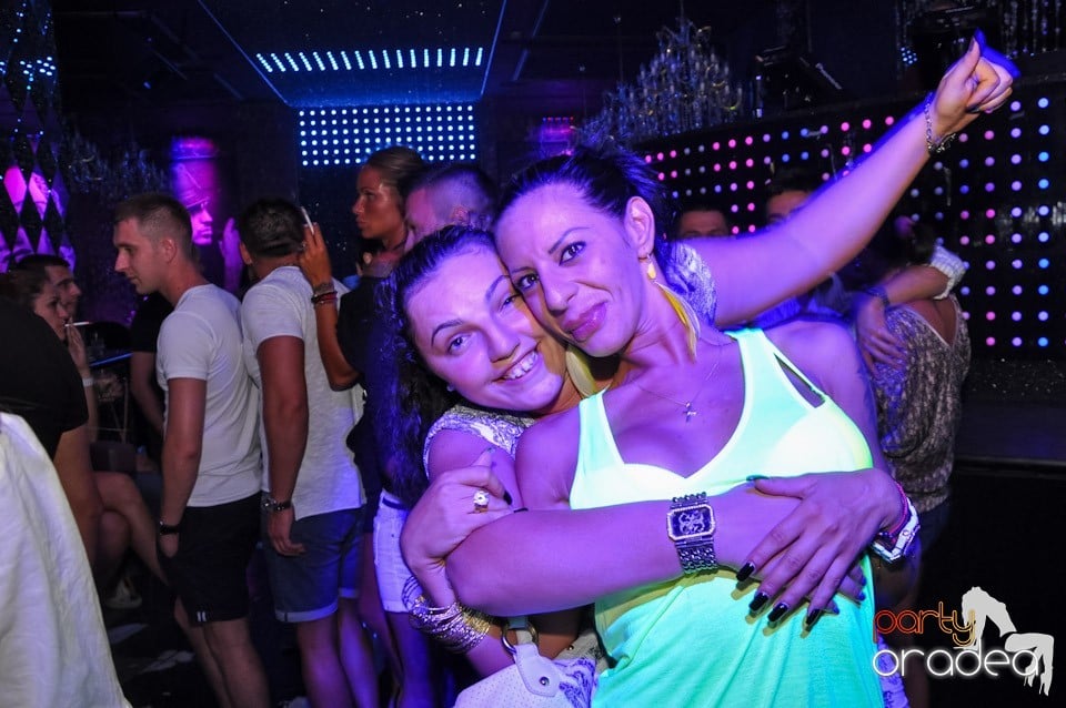 Party cu DJ Negru în The One, 