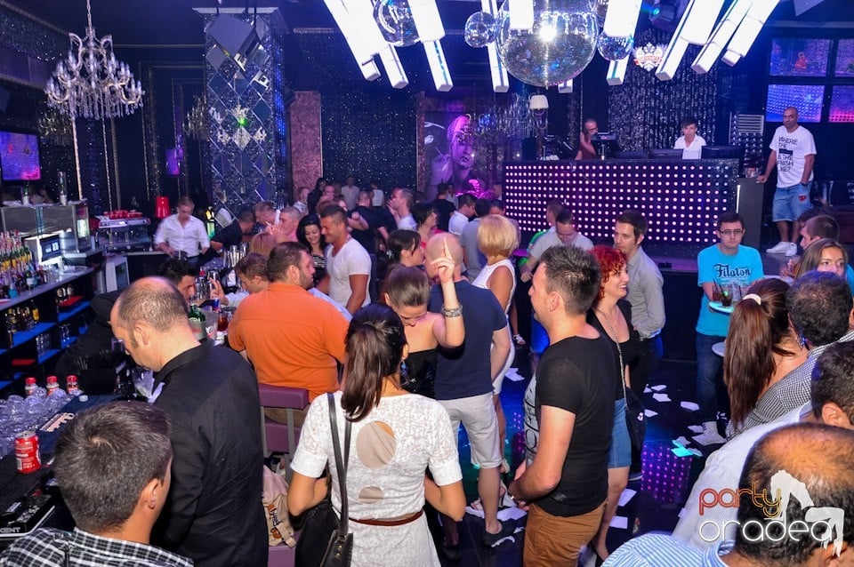 Party cu DJ Negru în The One, 