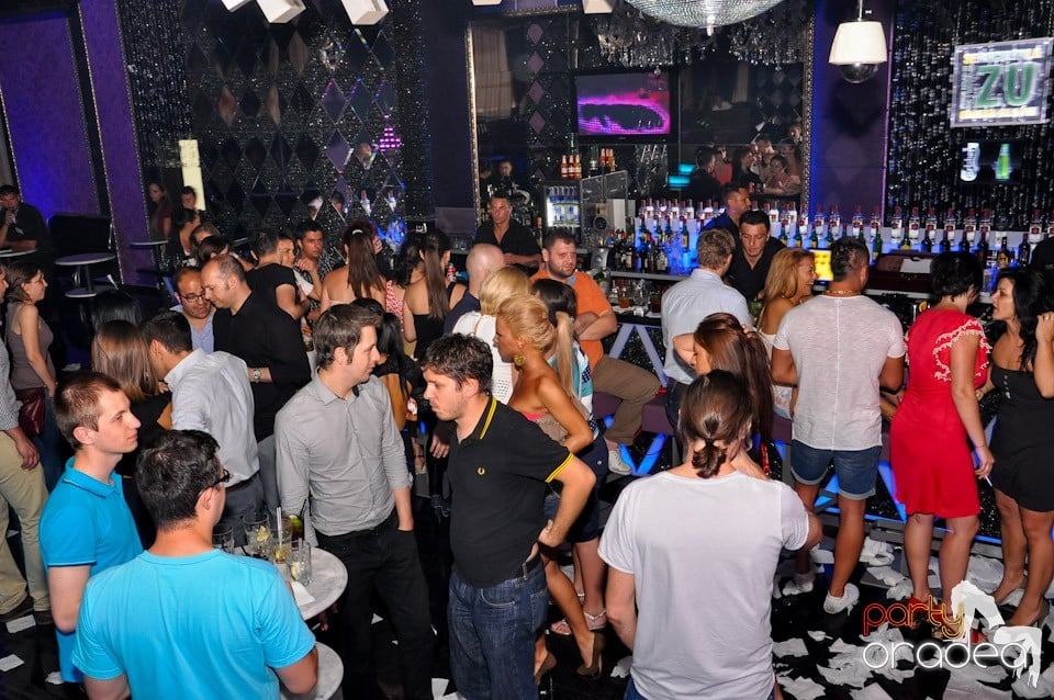 Party cu DJ Negru în The One, 