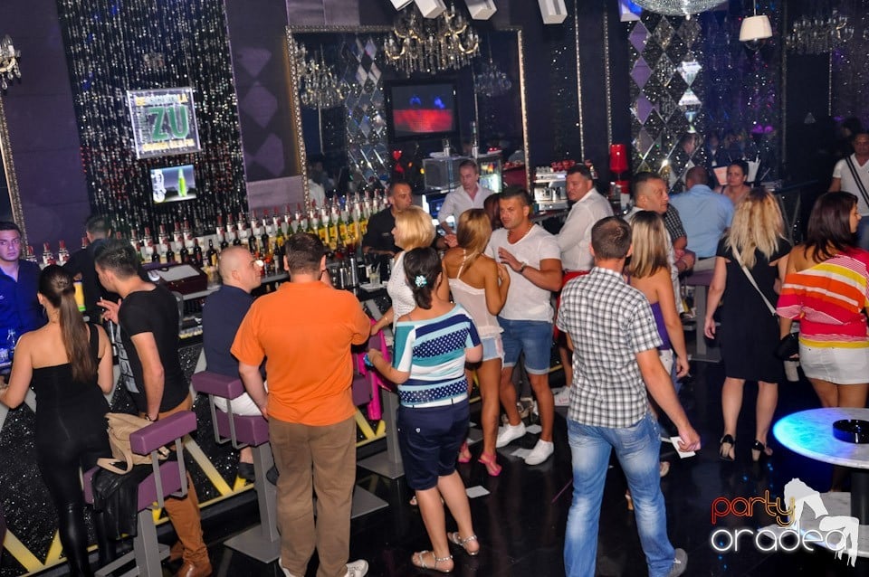 Party cu DJ Negru în The One, 