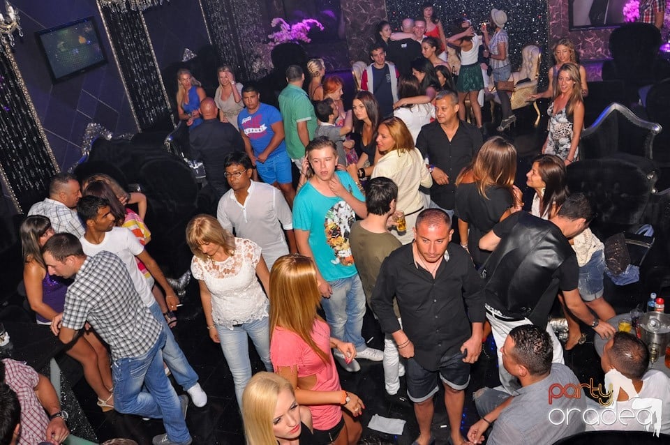 Party cu DJ Negru în The One, 