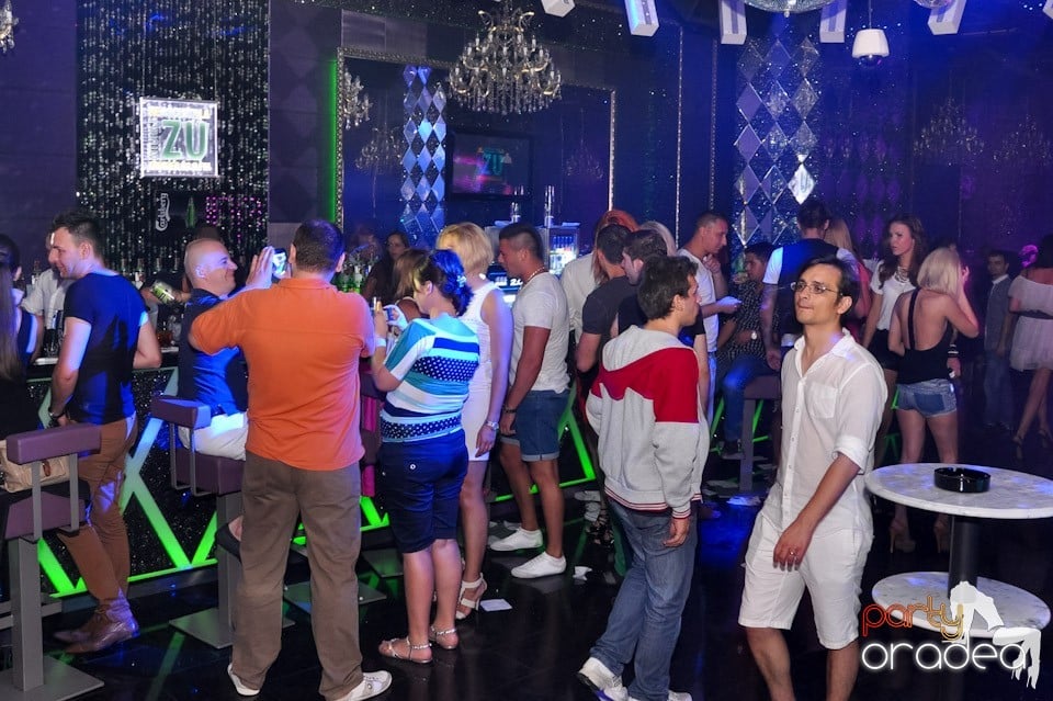 Party cu DJ Negru în The One, 