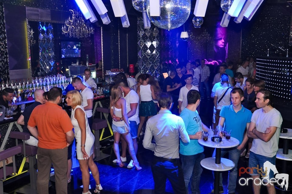 Party cu DJ Negru în The One, 