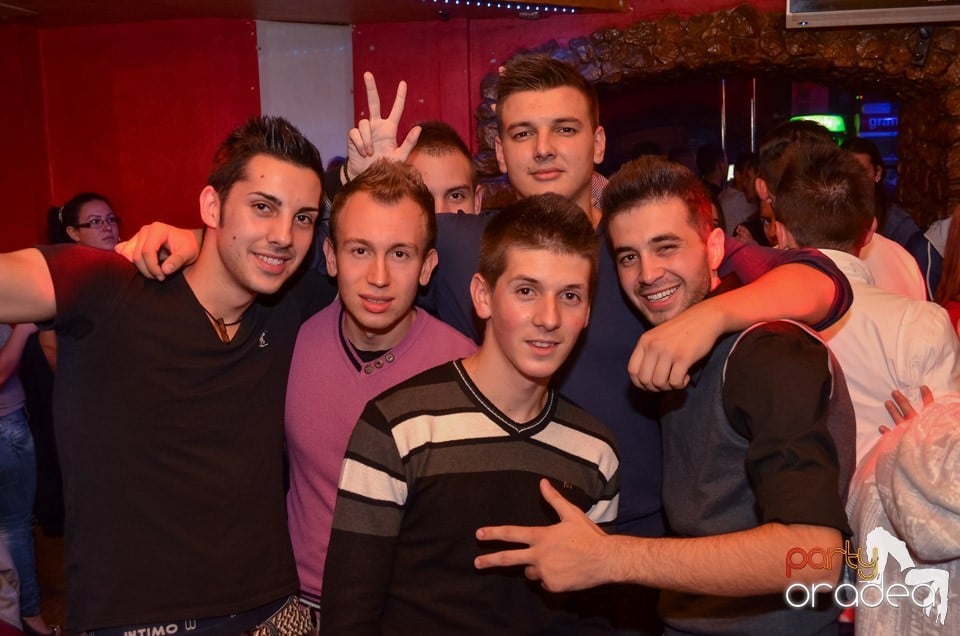 Party în Club Downtown, 