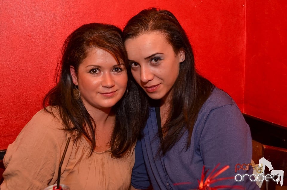 Party în Club Downtown, 