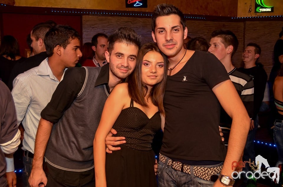 Party în Club Downtown, 