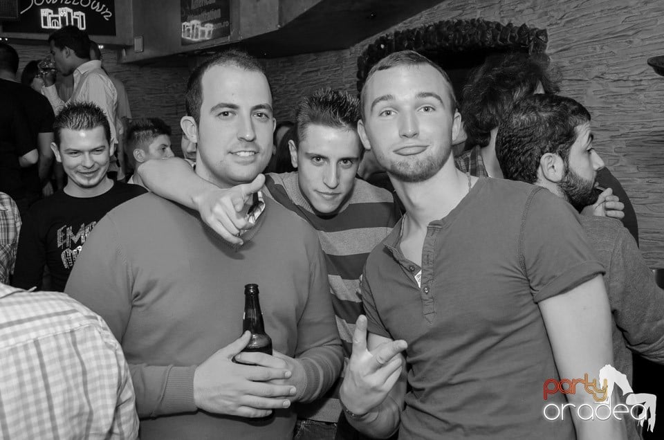 Party în Club Downtown, 