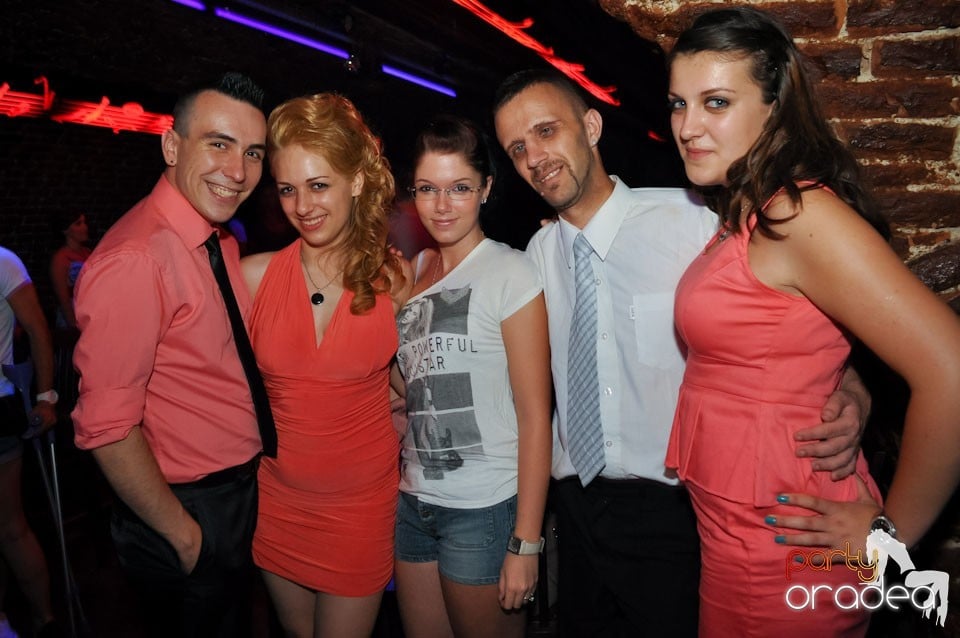 Party în Club Escape, 