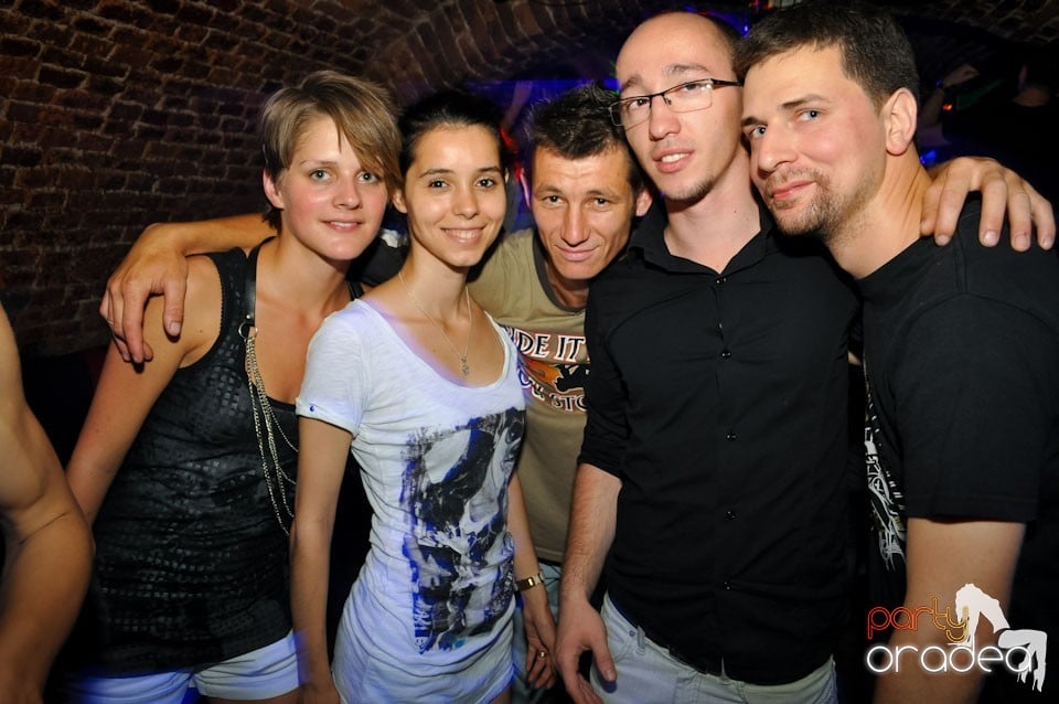 Party în Club Escape, 