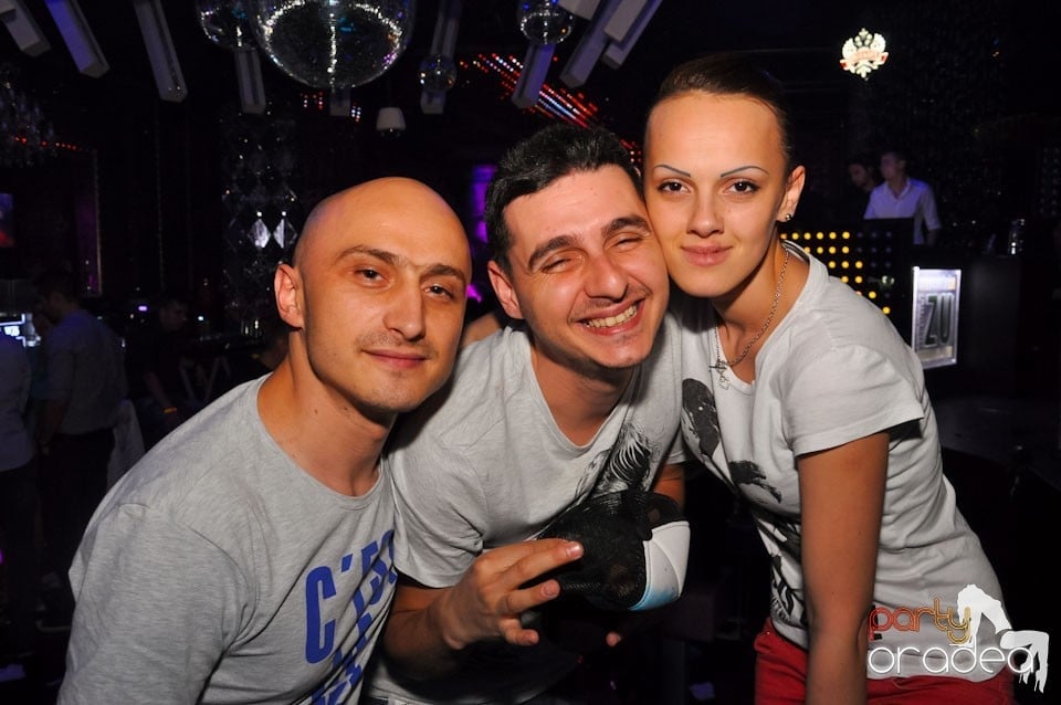 Party în Club The One, 