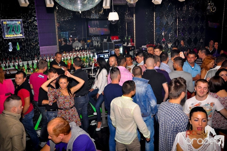 Party în Club The One, 