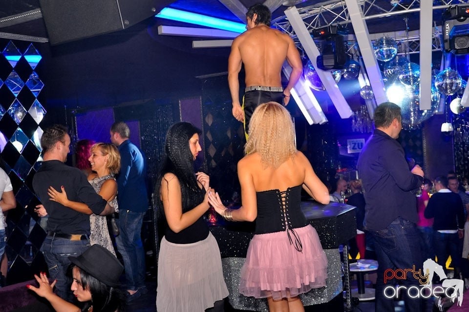 Party în Club The One, 